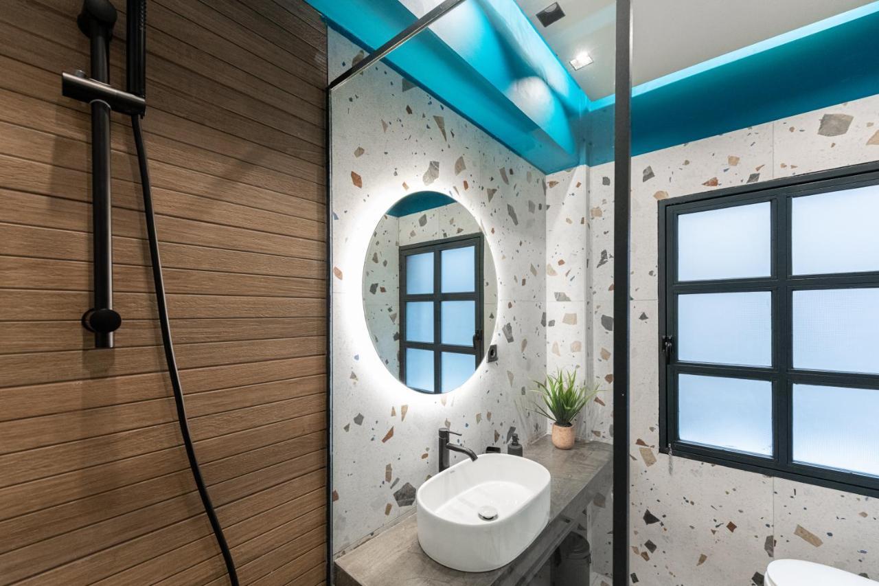 Furla Suites Атина Екстериор снимка